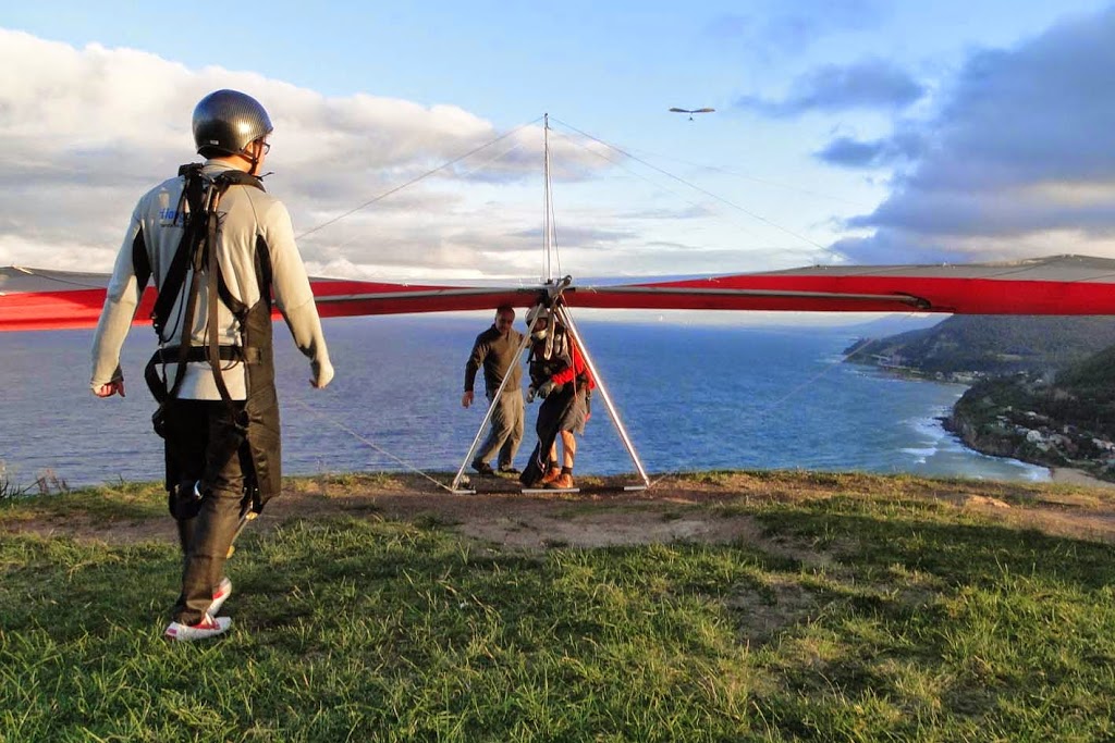 Hang gliding with HangglideOz | university | Bald Hill Reserve, Stanwell Tops NSW 2508, Australia | 0417939200 OR +61 417 939 200