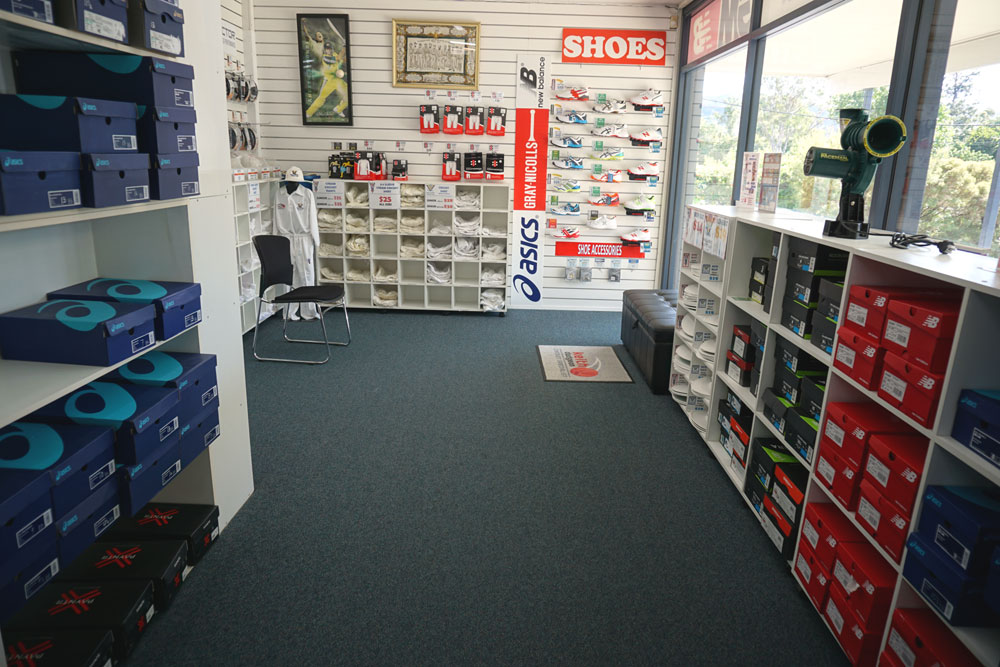 Keith Dudgeon Cricket Specialist | clothing store | 64 Koorong St, The Gap QLD 4061, Australia | 0733006114 OR +61 7 3300 6114