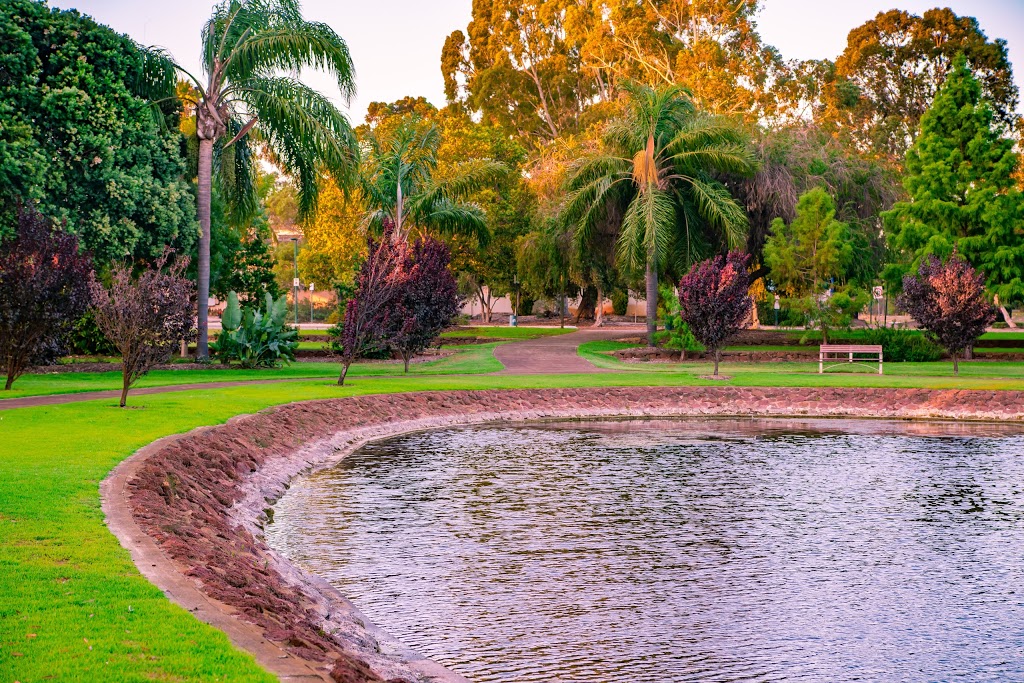 Faulkner Park | park | Progress Way, Cloverdale WA 6105, Australia | 0894777222 OR +61 8 9477 7222