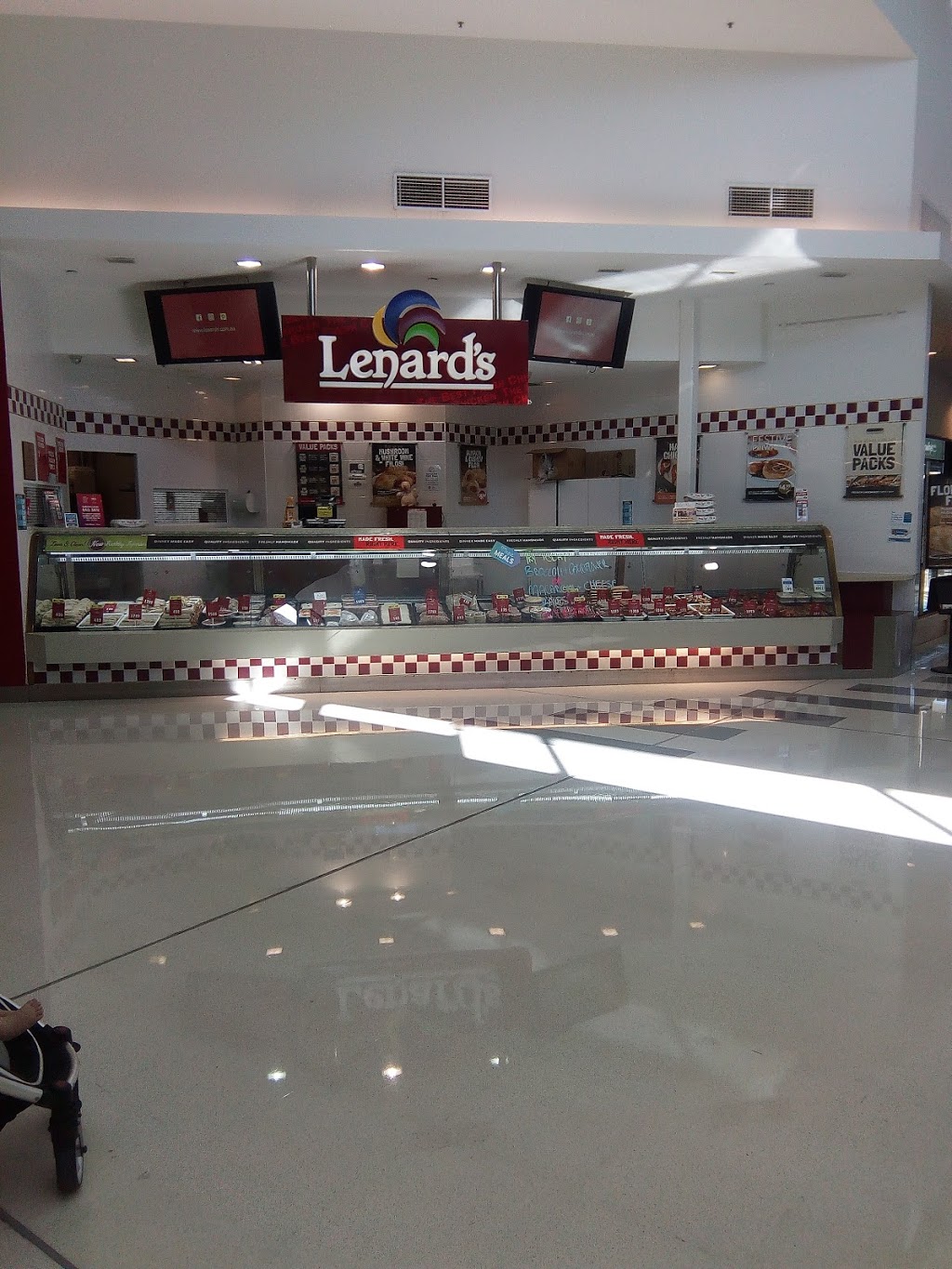 Lenards Chicken - Fairfield Central (TEMPORARILY CLOSED) | 6 Lakeside Dr, Idalia QLD 4811, Australia | Phone: (07) 4729 0876