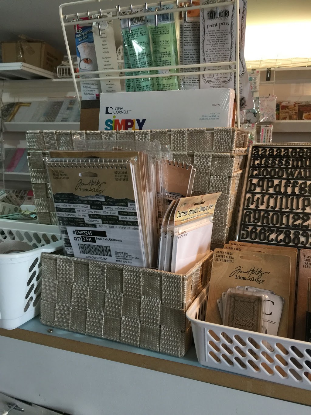 Shop & Crop Scrapbooking | store | 18 Express Circuit, Marmong Point NSW 2284, Australia | 0431460930 OR +61 431 460 930