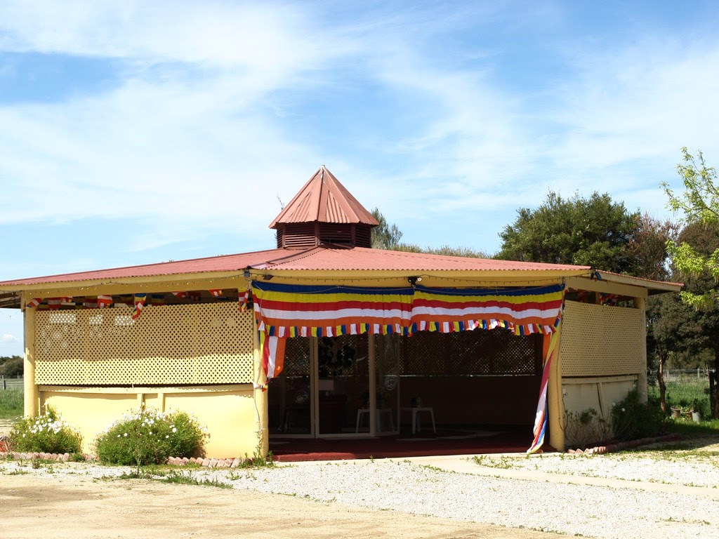 Pakenham Sri Lankan Buddhist Temple | place of worship | 320 Watson Rd, Pakenham VIC 3810, Australia | 0438774799 OR +61 438 774 799