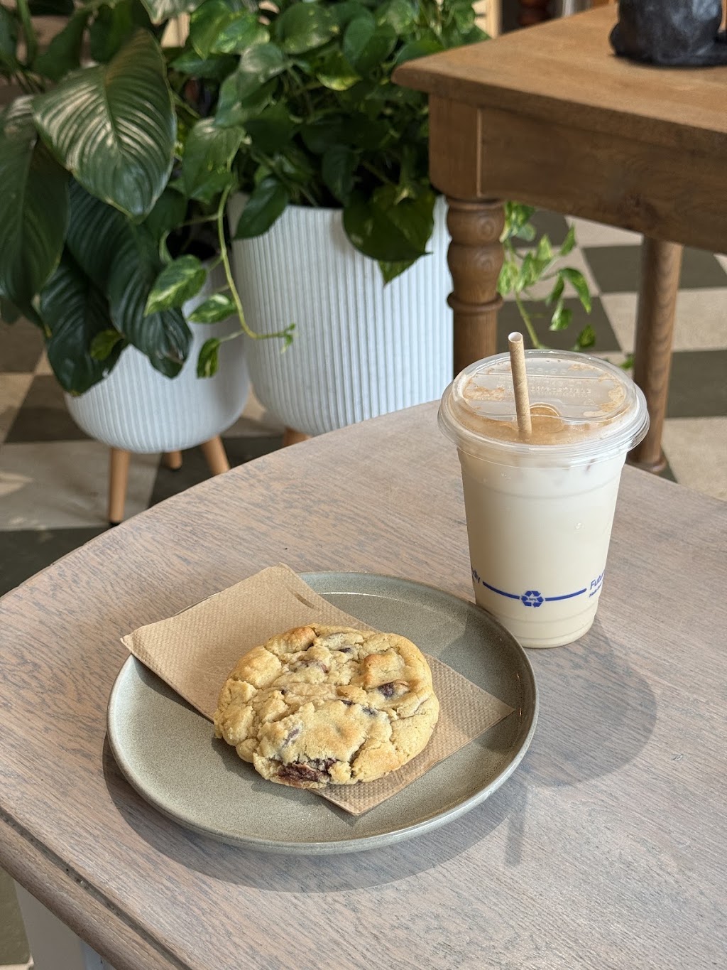 Verandah Cafe and Home | 611 Oxley Ave, Scarborough QLD 4020, Australia | Phone: 0450 788 116