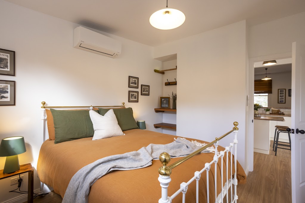 The Beekeepers Cottage | 124 Malakoff Rd, Beechworth VIC 3747, Australia | Phone: (02) 6033 2322