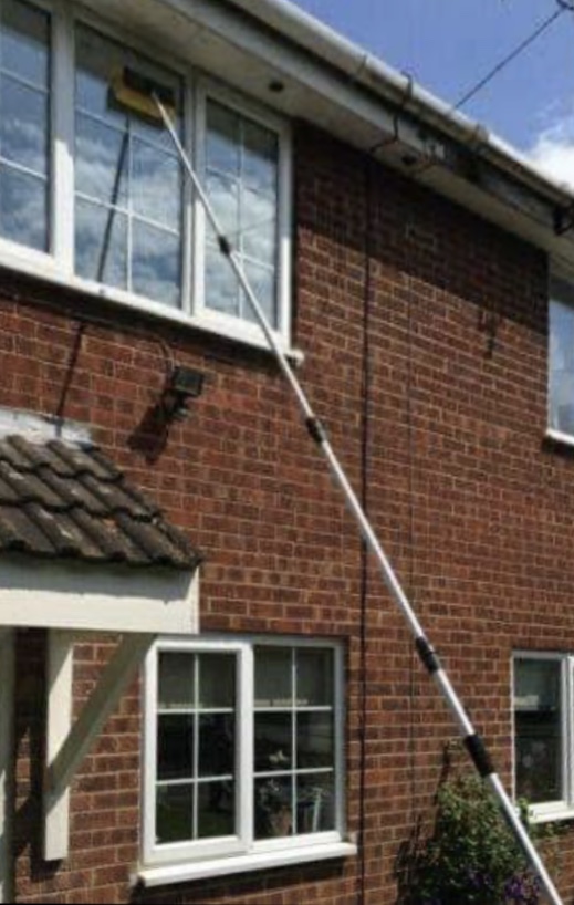 Commando window cleaning | 402 Scoresby Rd, Ferntree Gully VIC 3156, Australia | Phone: 0436 396 853