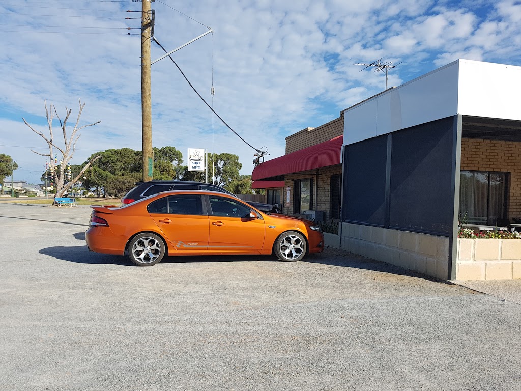 Leeman Fuel and Alicia cafe | gas station | 5 Rudduck St, Leeman WA 6514, Australia | 0899531195 OR +61 8 9953 1195