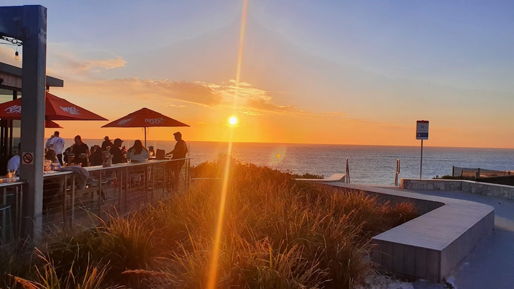 The Amberton Beach Bar and Kitchen | bar | 2 Idyllic Vw, Eglinton WA 6034, Australia | 0895403020 OR +61 8 9540 3020