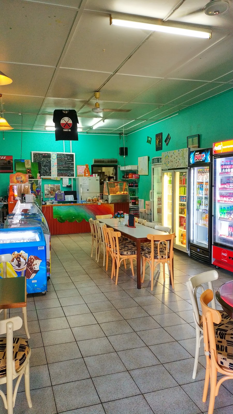Babinda Kool Spot Cafe | cafe | 103 Munro St, Babinda QLD 4861, Australia | 0740671881 OR +61 7 4067 1881