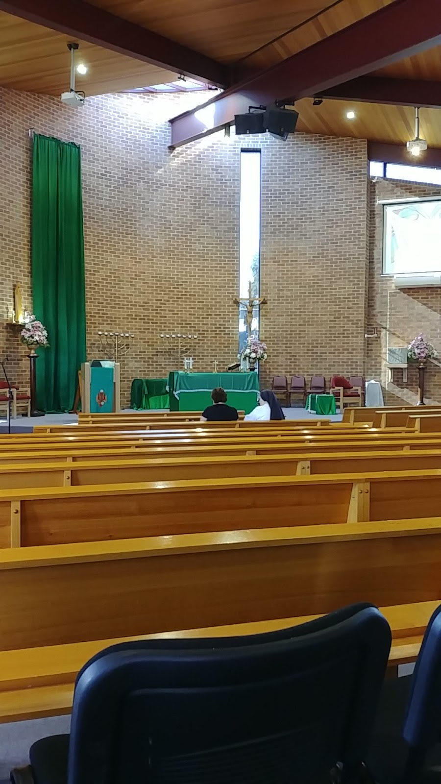 Our Ladys Parish | church | 171 Craigieburn Rd, Craigieburn VIC 3064, Australia | 0394128490 OR +61 3 9412 8490