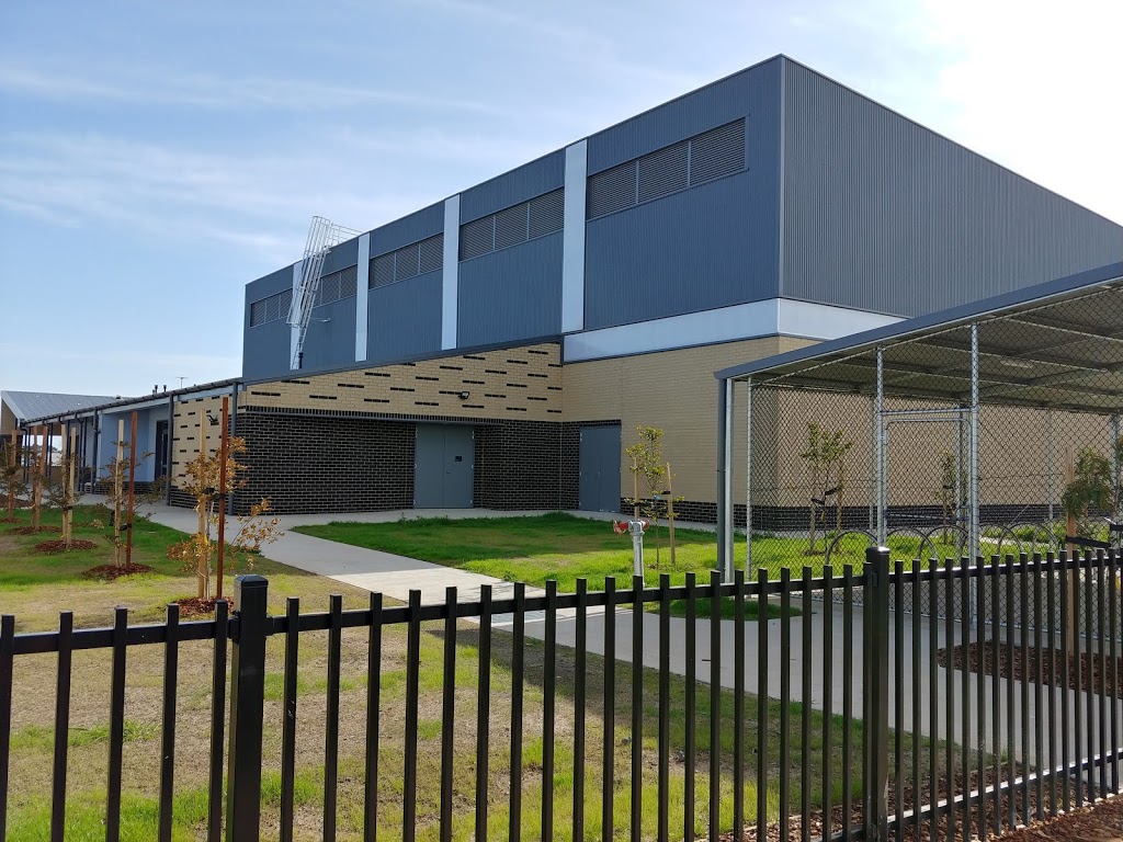 Casey Fields Primary School | school | 50 Eliburn Dr, Cranbourne East VIC 3977, Australia | 0436923978 OR +61 436 923 978