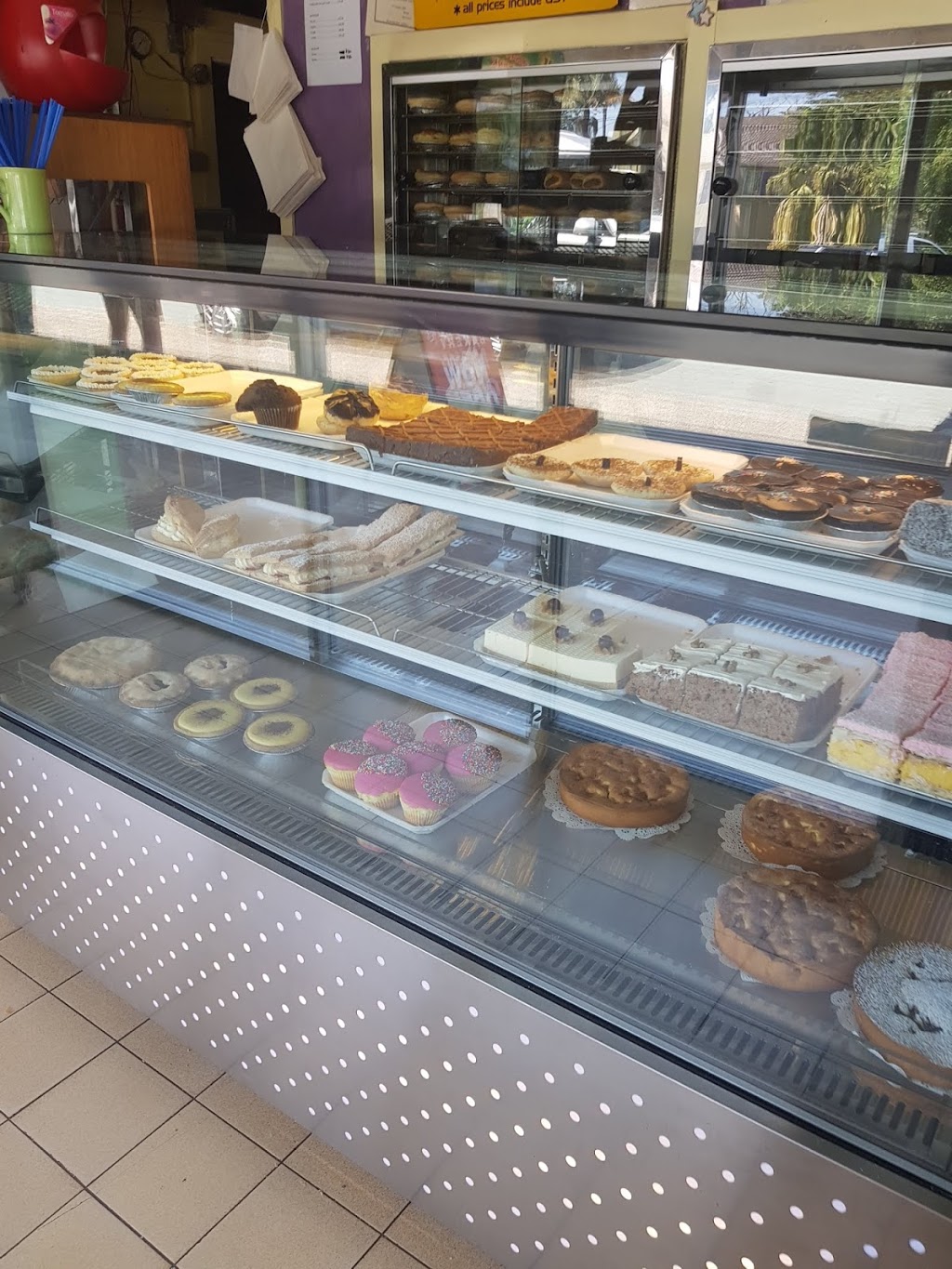 Nabiac Bakery | bakery | 1 Clarkson St, Nabiac NSW 2312, Australia | 0265541233 OR +61 2 6554 1233