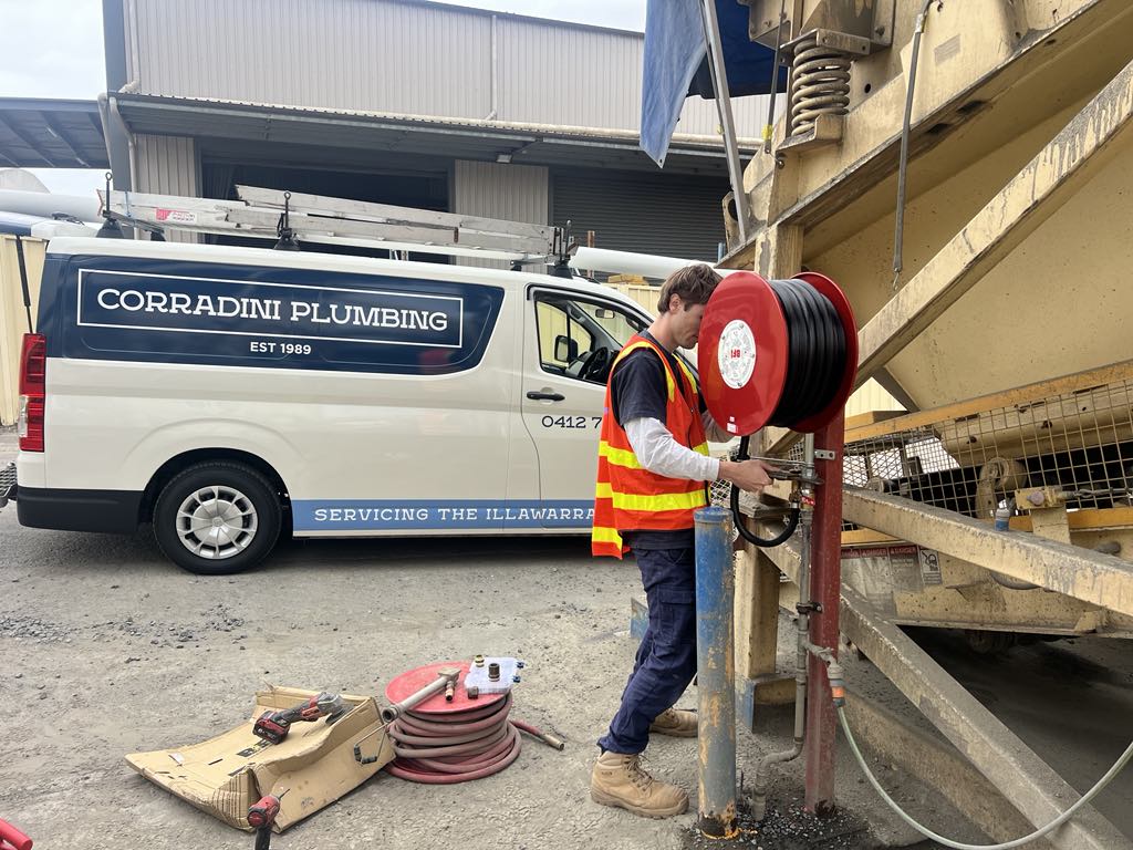 Corradini Plumbing Wollongong | 76 William James Dr, Mount Kembla NSW 2526, Australia | Phone: 0412 722 330