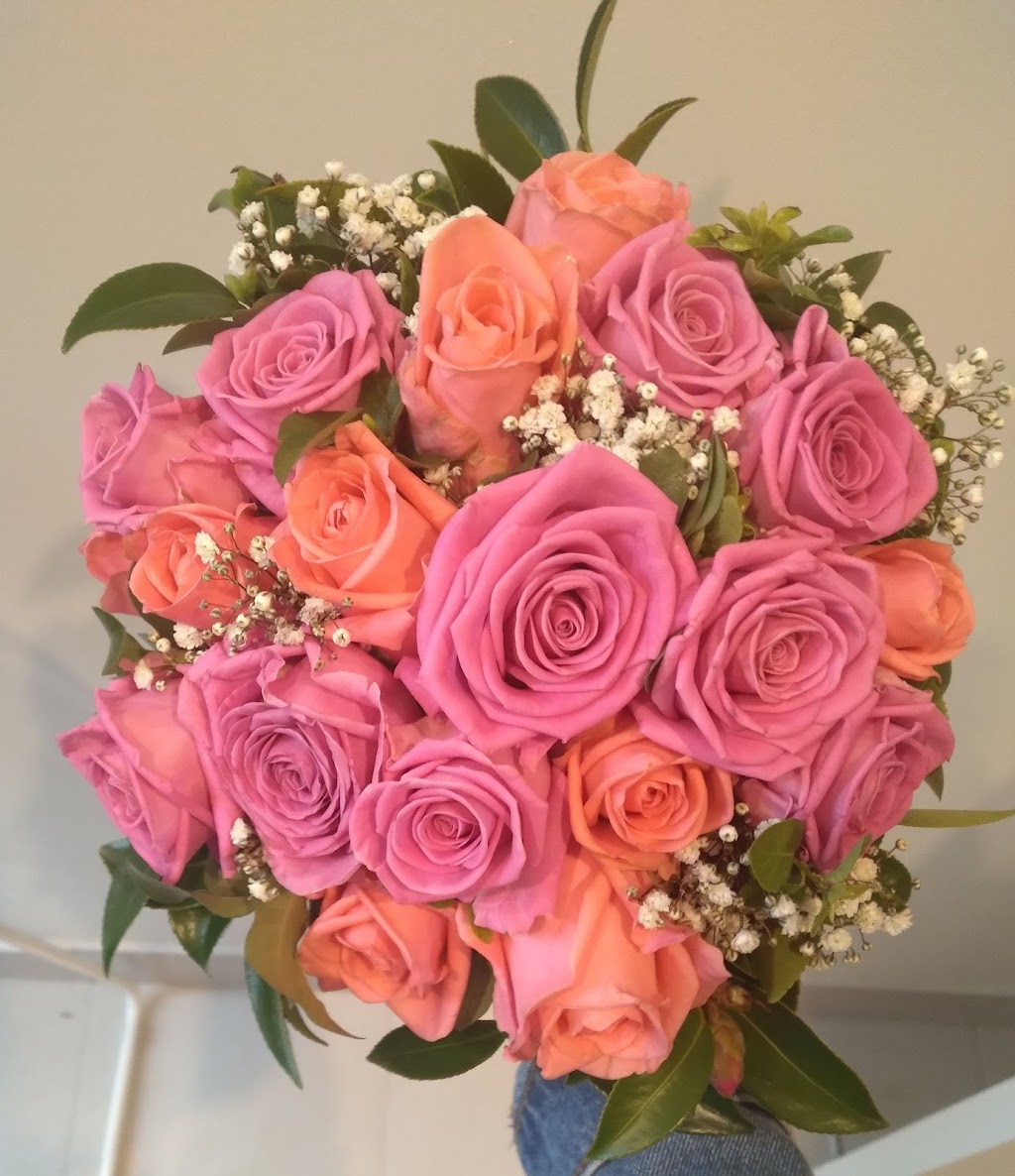 Simply Gorgeous Blooms | 2B Lonsdale St, McCrae VIC 3938, Australia | Phone: 0447 513 000