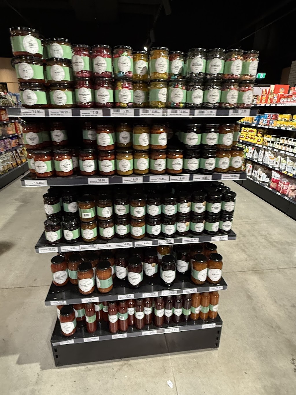 Tom’s Marketplace | MO2/40 Main St, Armstrong Creek VIC 3217, Australia | Phone: 0401 909 511