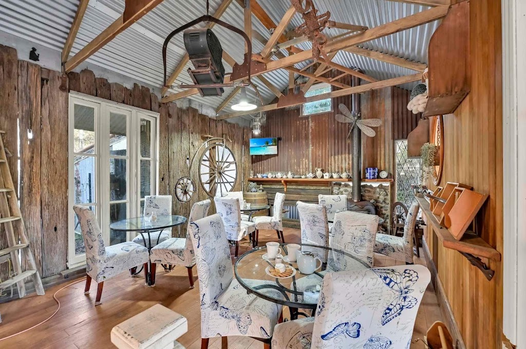 Long Neck Farm Cafe - Pizza, Alpacas & Ostriches | 2006 Inverramsay Rd, Goomburra QLD 4362, Australia | Phone: (07) 4588 8854