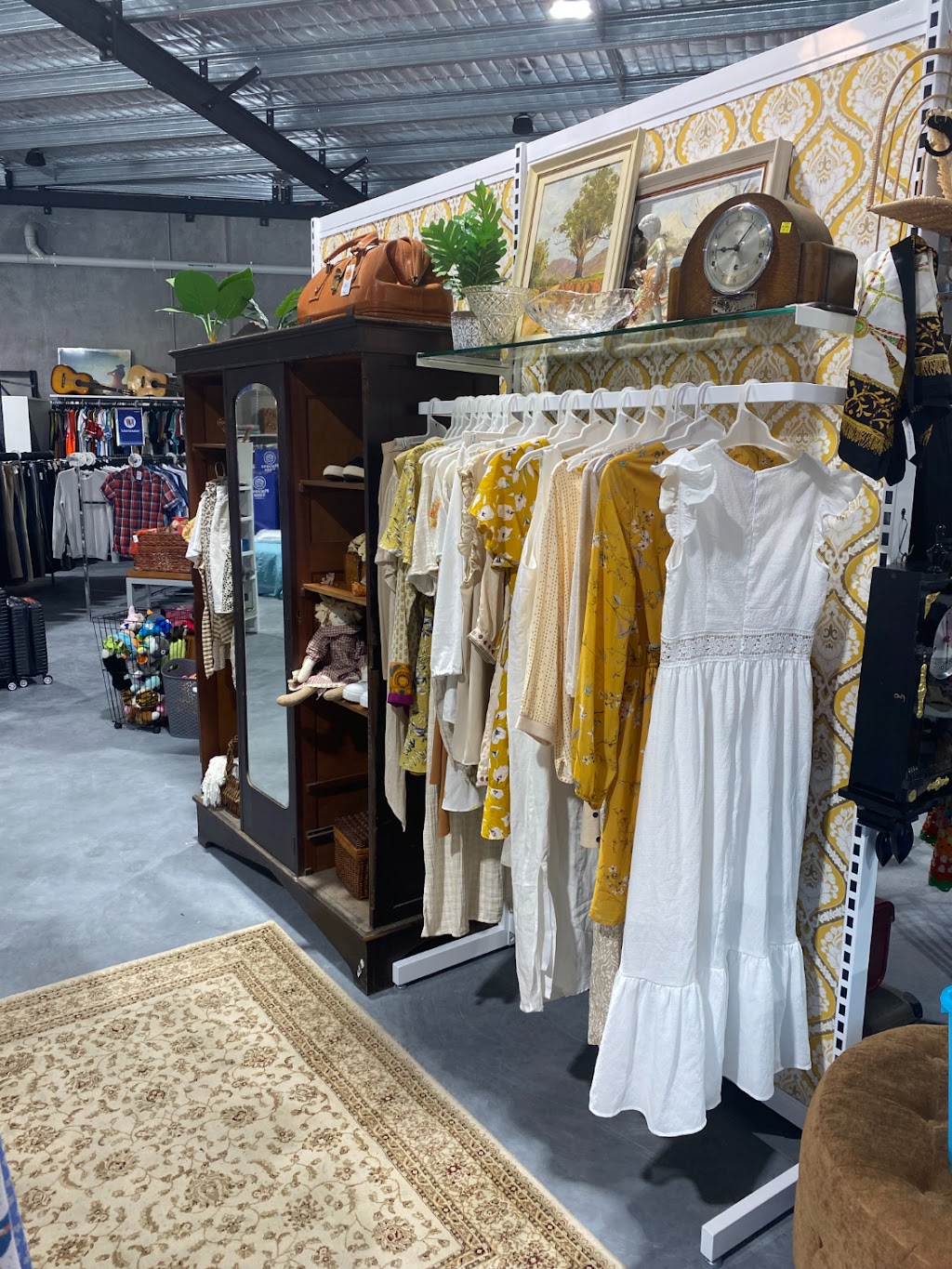 Lifeline Shop Flagstone | 19 Gates Rd, Flagstone QLD 4280, Australia | Phone: (07) 5548 9500
