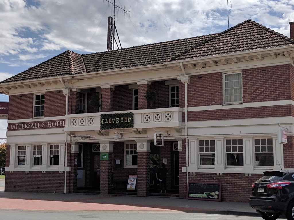 The Palms Tocumwal Hotel Motel | 17-33 Deniliquin St, Tocumwal NSW 2714, Australia | Phone: (03) 5874 2025