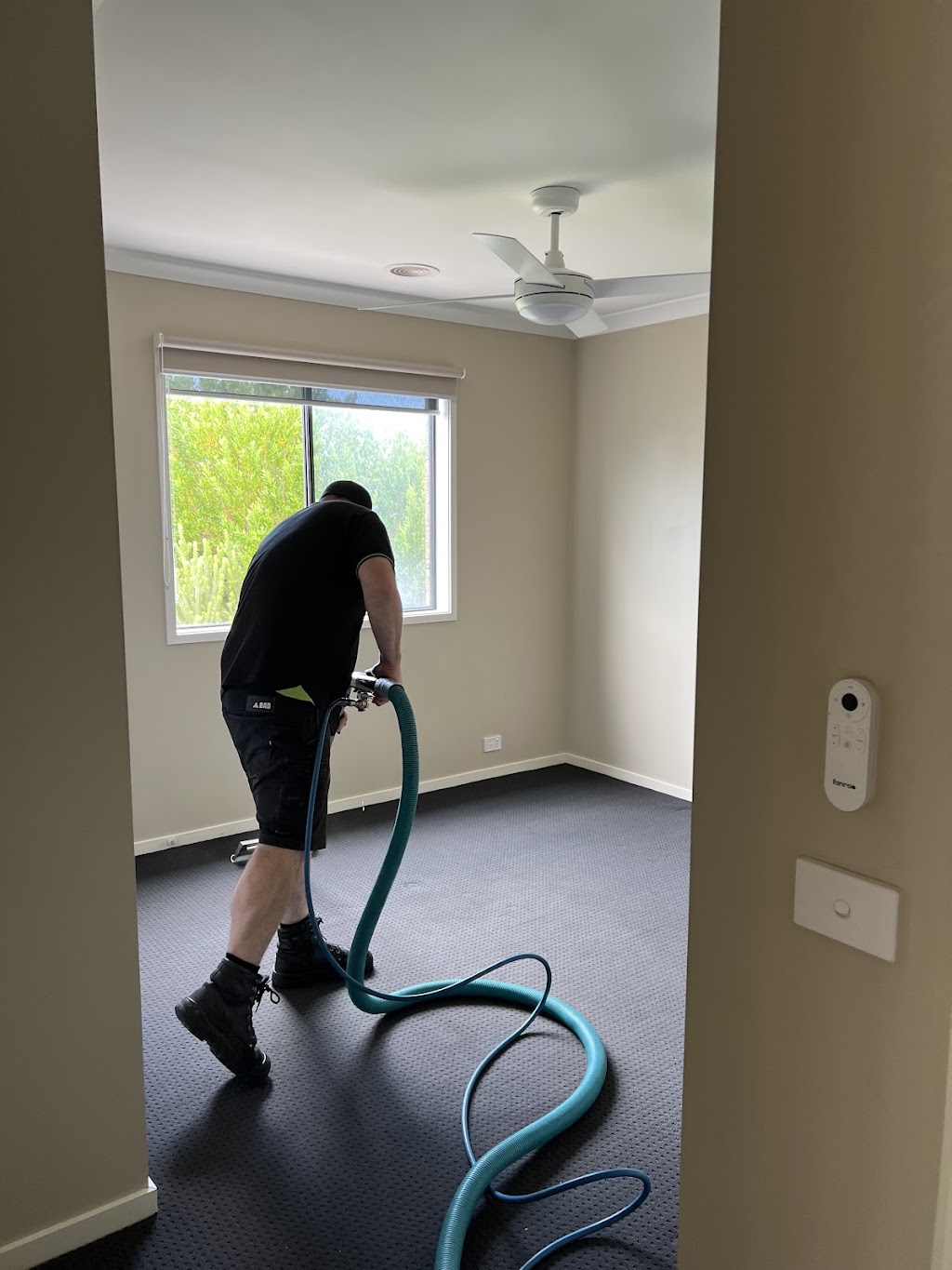 Wow Clean Carpets | Warehouse 7/12 kadak Pl, Breakwater VIC 3219, Australia | Phone: 0418 120 387