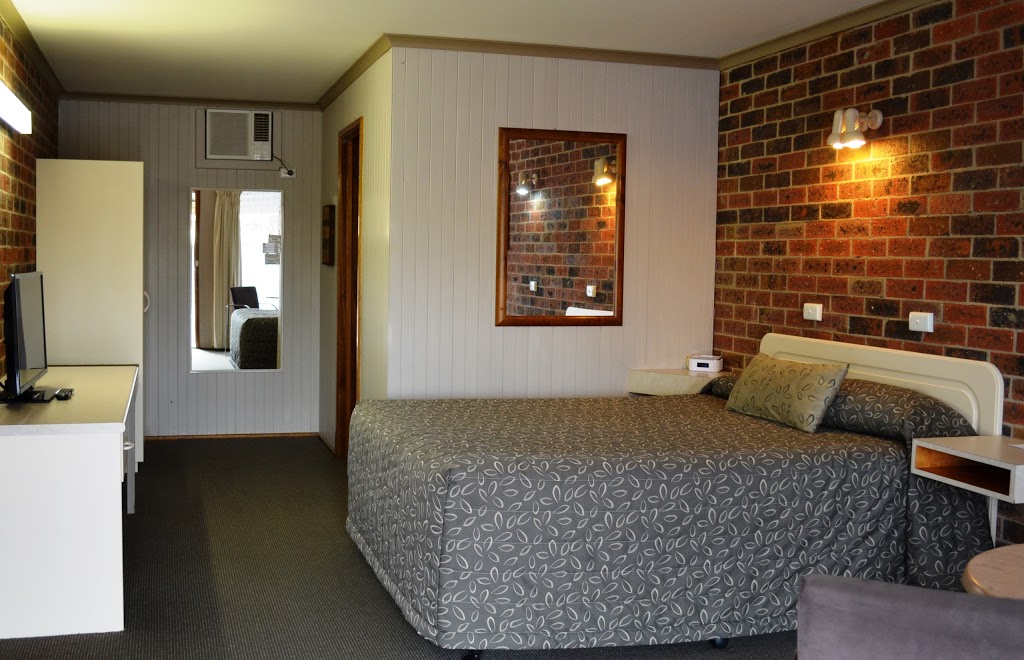 Country Roads Motor Inn | lodging | 20 Smith St, Naracoorte SA 5271, Australia | 0887623900 OR +61 8 8762 3900