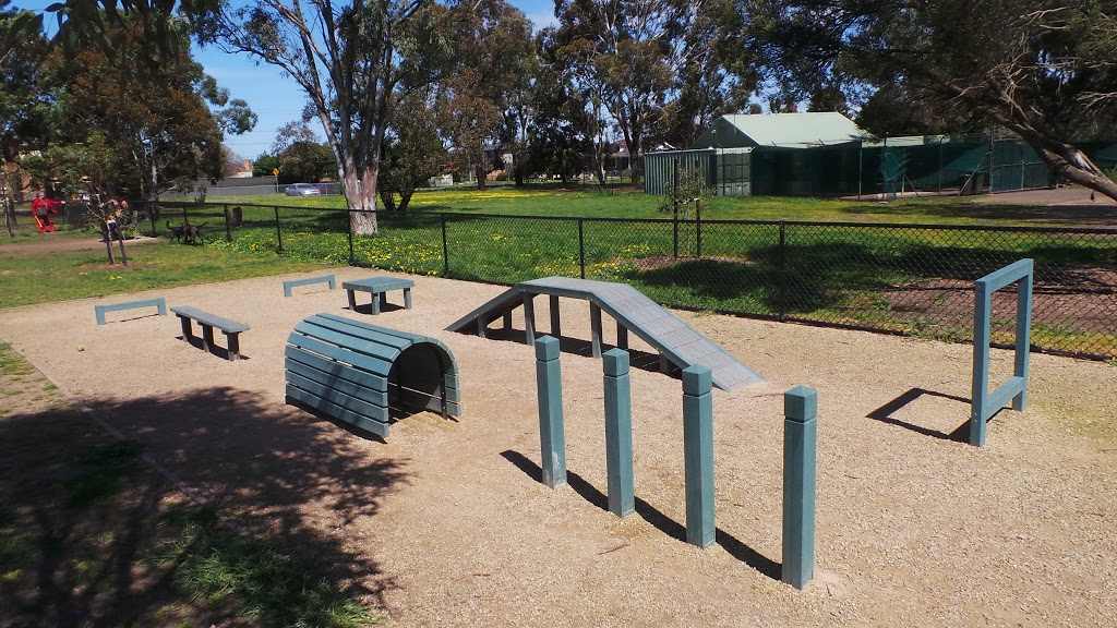 Bundoora Dog Park | park | 19-21 Curtain St, Kingsbury VIC 3083, Australia | 0384708888 OR +61 3 8470 8888