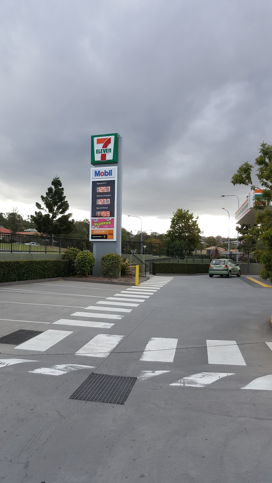 7-Eleven Pacific Pines | gas station | 31 Pitcairn Way, Pacific Pines QLD 4211, Australia | 0755801681 OR +61 7 5580 1681
