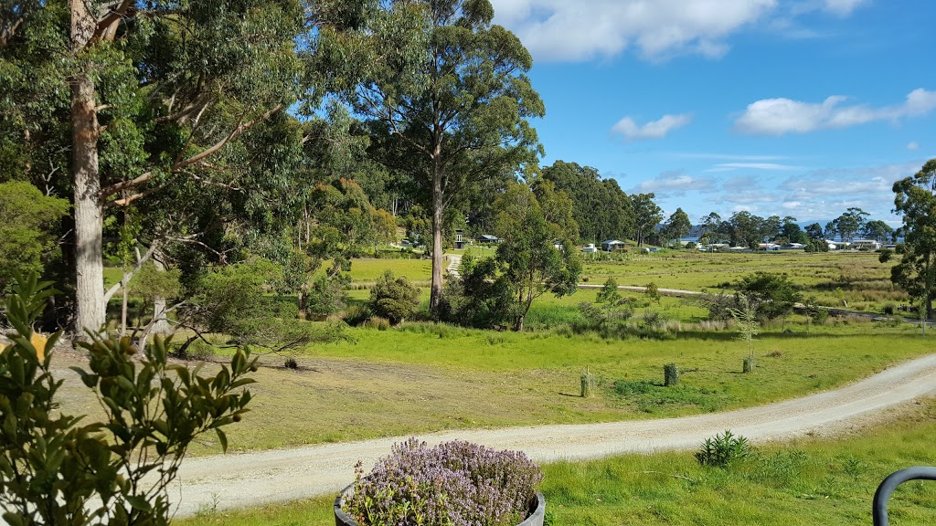 Adventure Bay Retreat Bruny Island | 49 Hayes Rd, Adventure Bay TAS 7150, Australia | Phone: 0419 300 392