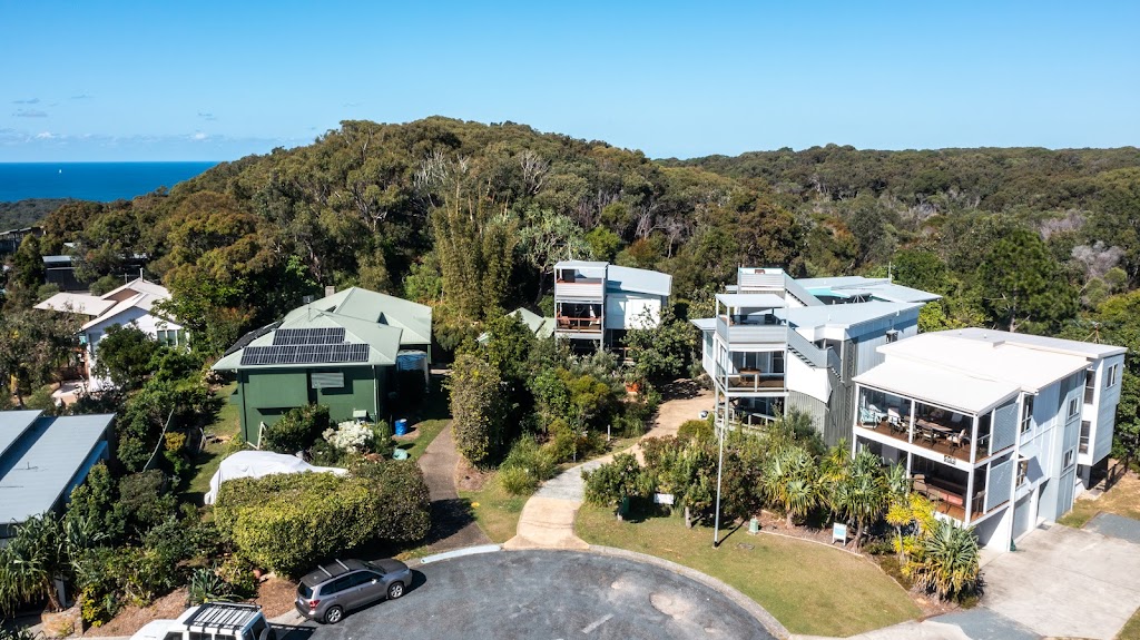 Views on Pratt | Unit 3/5 Pratt Ct, Point Lookout QLD 4183, Australia | Phone: 0418 859 564