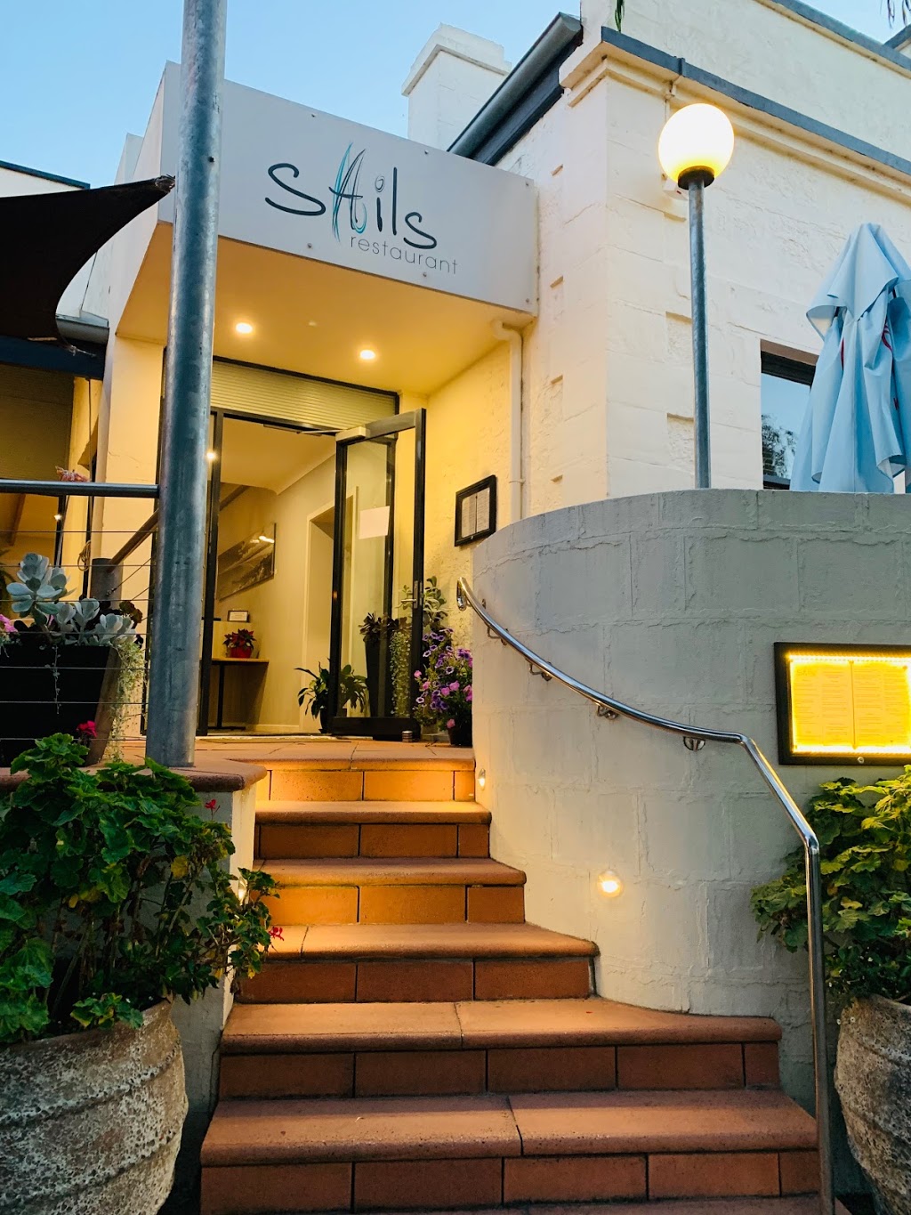 Sails at Robe | 2 Victoria St, Robe SA 5276, Australia | Phone: (08) 8768 1954