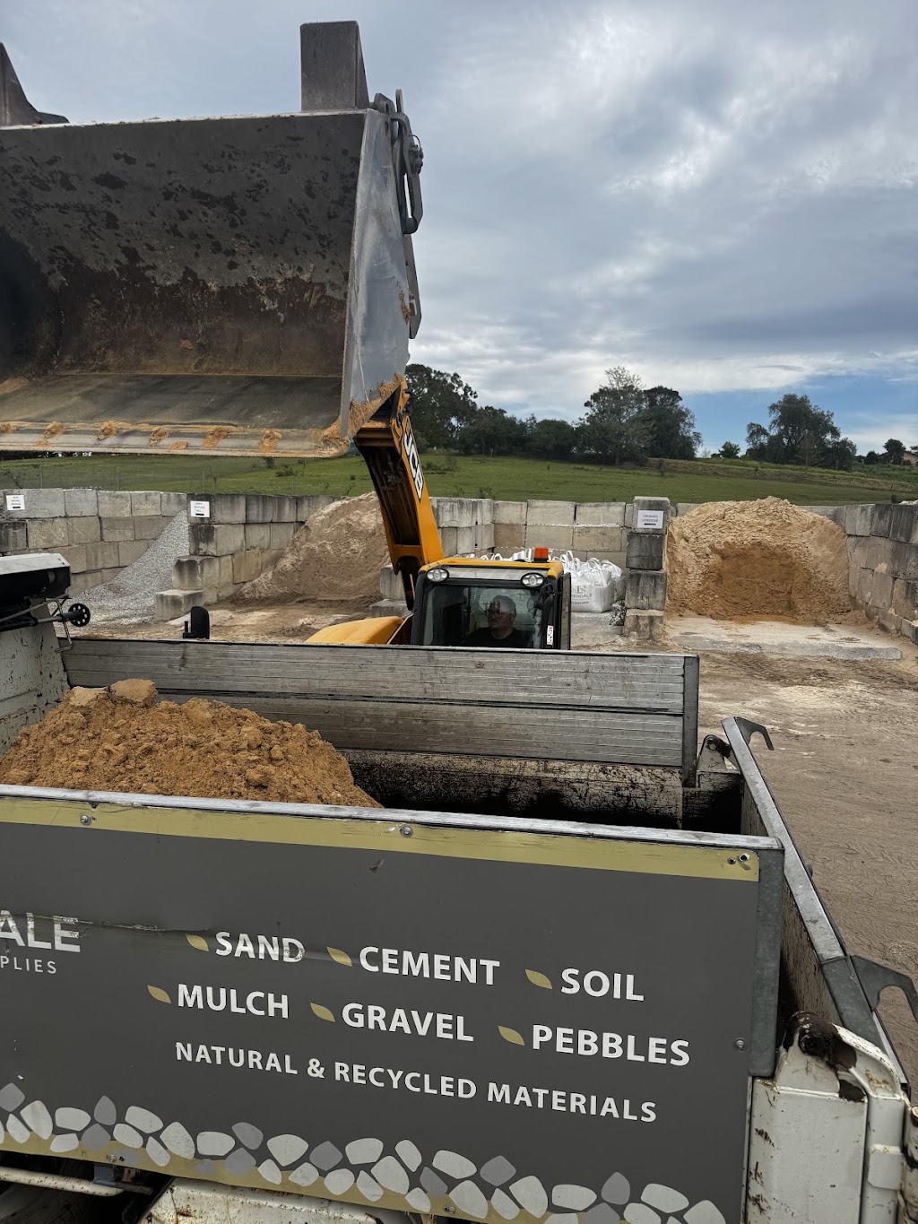 Greendale Landscape Supplies | 909 Bringelly Rd, Bringelly NSW 2556, Australia | Phone: (02) 4505 4888