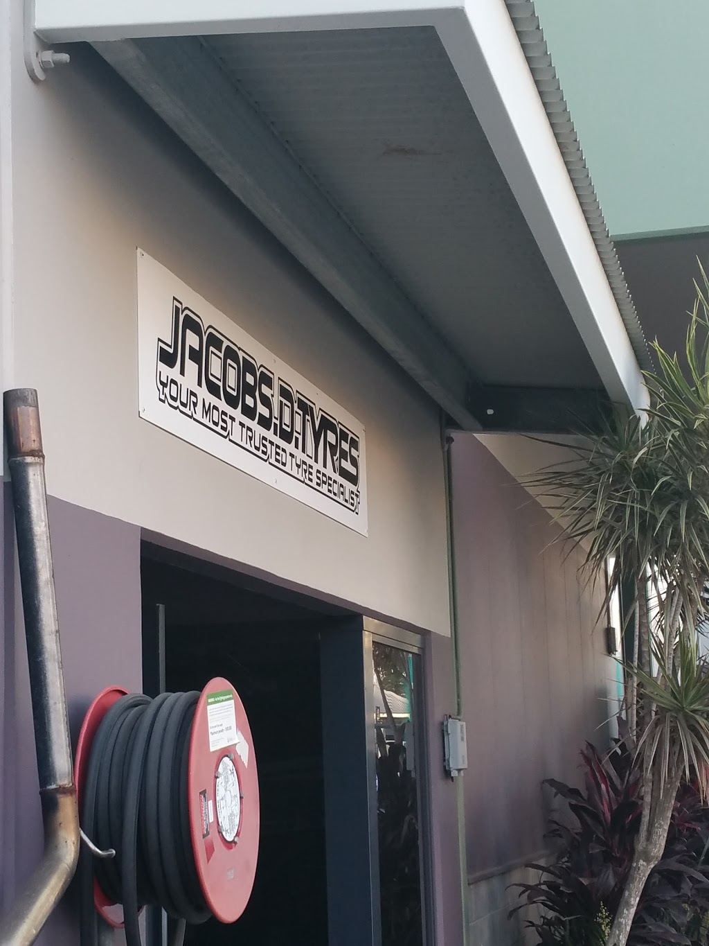 Jacobs Discount Tyres & Auto Care | car repair | 2/31 Gardens Dr, Willawong QLD 4110, Australia | 0730614585 OR +61 7 3061 4585
