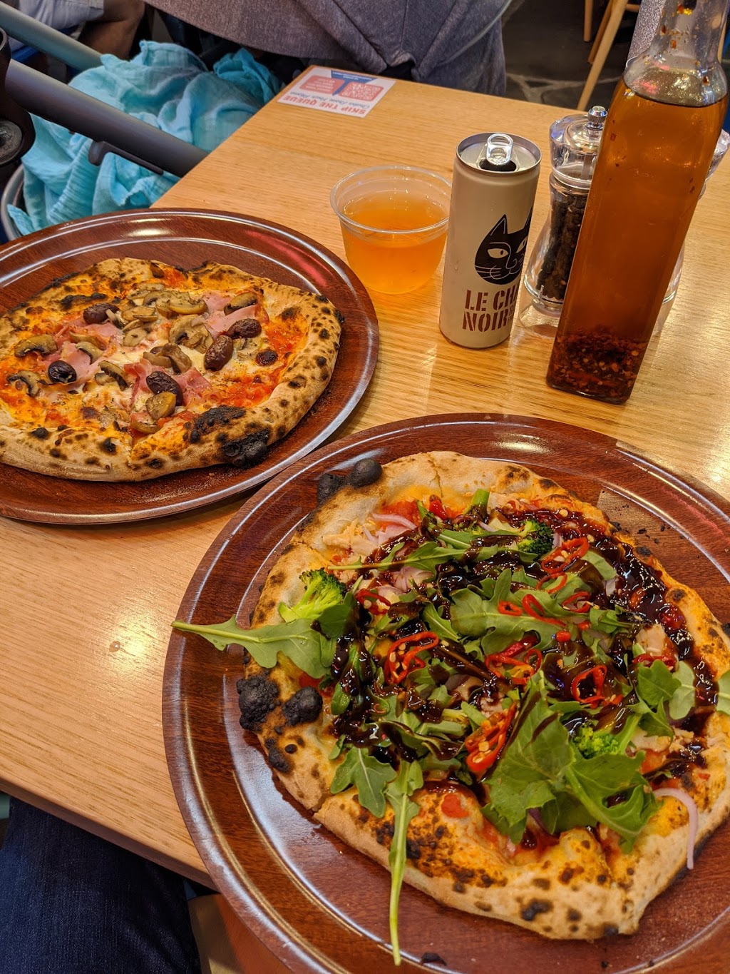 Jamie Oliver’s Pizzeria | restaurant | Hooker Blvd, Broadbeach Waters QLD 4218, Australia