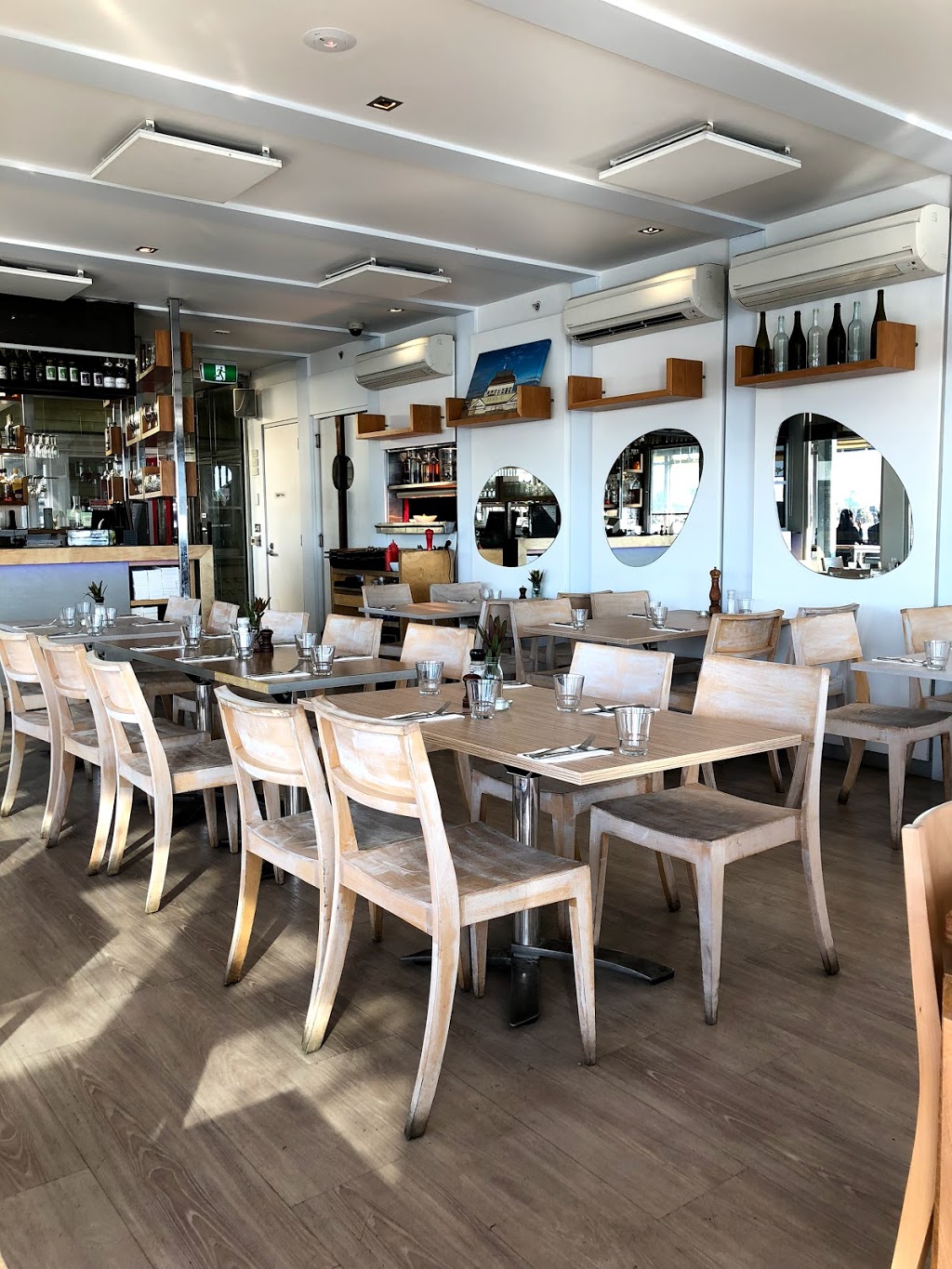 Little Blue | restaurant | St Kilda Pier, Pier Road, St Kilda West VIC 3182, Australia | 0395255545 OR +61 3 9525 5545