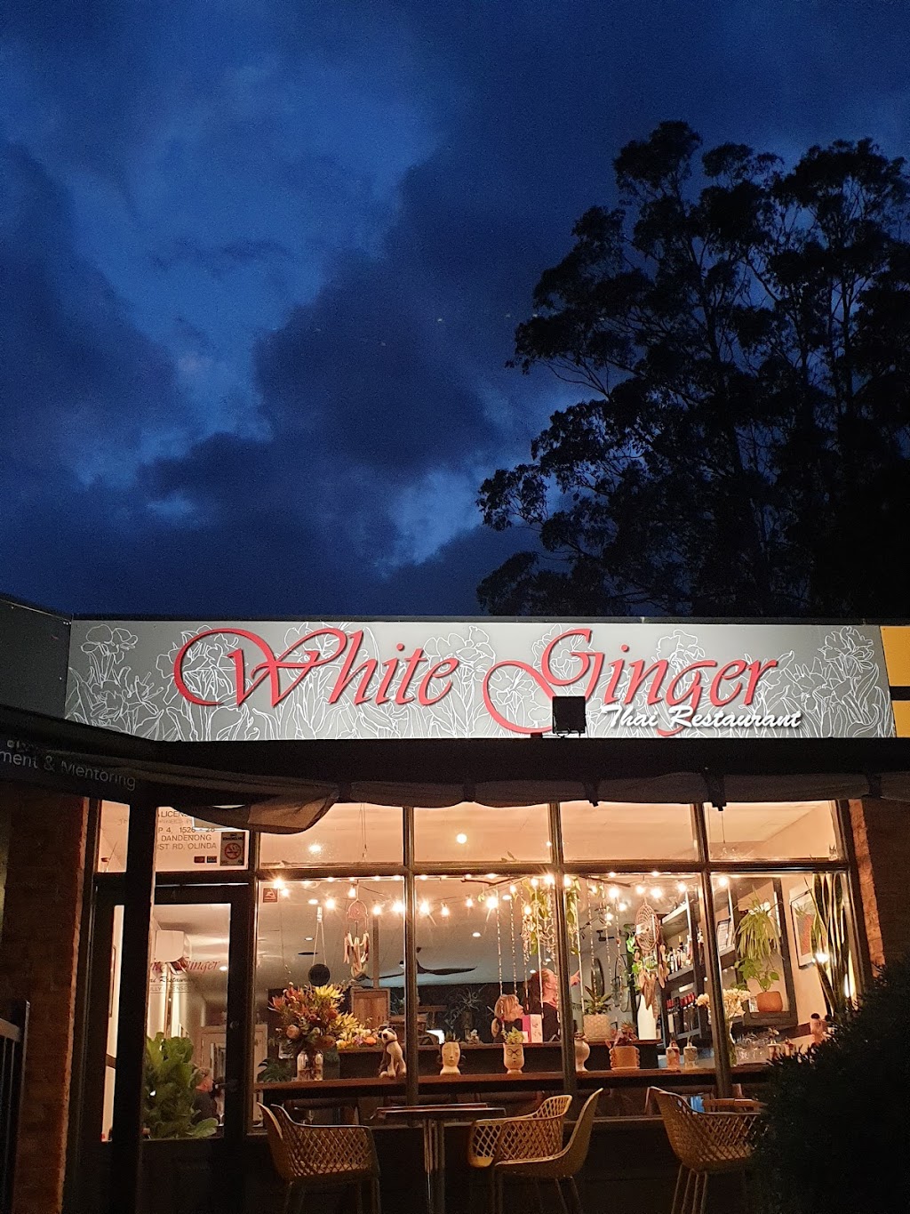 White Ginger Thai Restaurant | restaurant | Unit 4/1526-1528 Mount Dandenong Tourist Rd, Olinda VIC 3788, Australia | 0397510101 OR +61 3 9751 0101