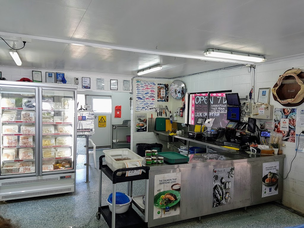 Rosslyn Bay Fishermans Market | food | 9 Vin E Jones Memorial Dr, Rosslyn QLD 4703, Australia | 0749336309 OR +61 7 4933 6309