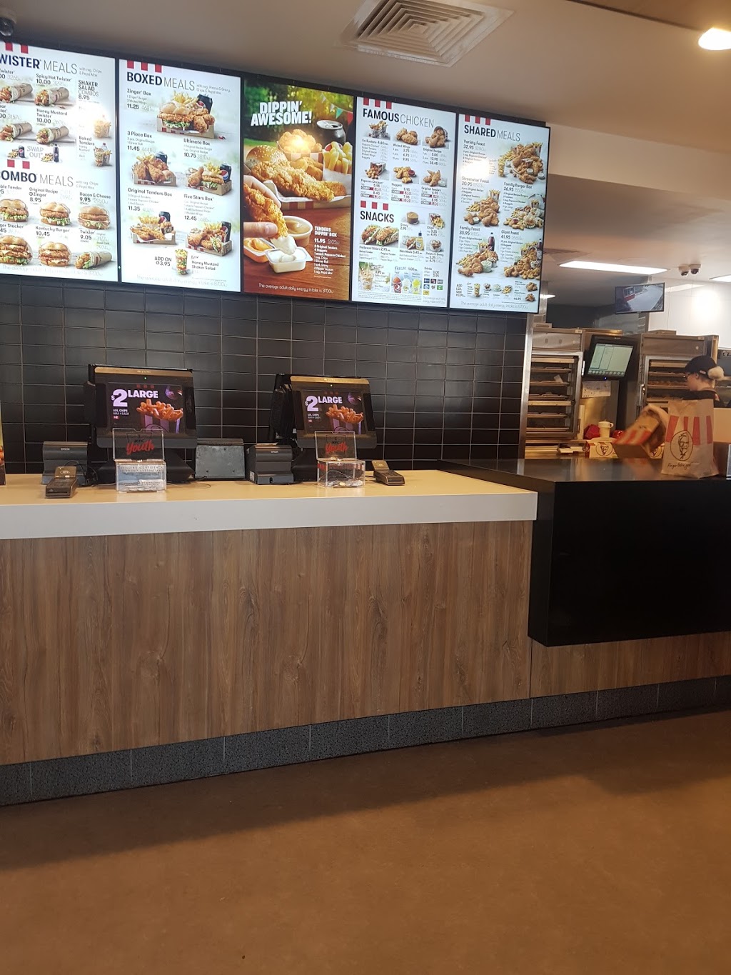 KFC Redcliffe | meal takeaway | 76 Anzac Ave, Redcliffe QLD 4020, Australia | 0732847777 OR +61 7 3284 7777
