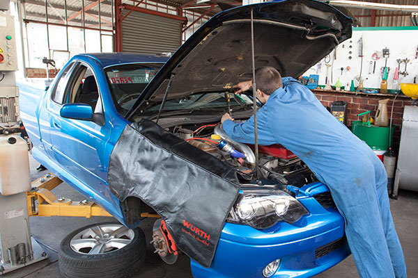 ALM Automotive | car repair | 16 Manton Rd, Oakleigh South VIC 3167, Australia | 0395434215 OR +61 3 9543 4215