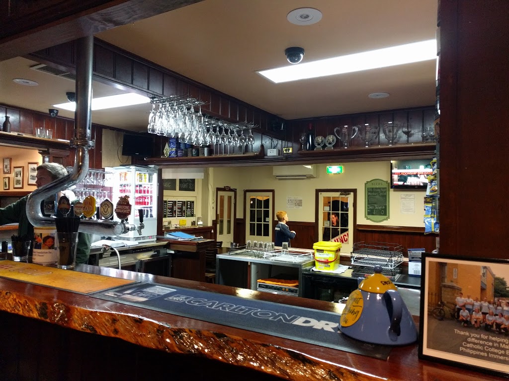Axedale Tavern | cafe | 105 High St, Axedale VIC 3551, Australia | 0354397377 OR +61 3 5439 7377