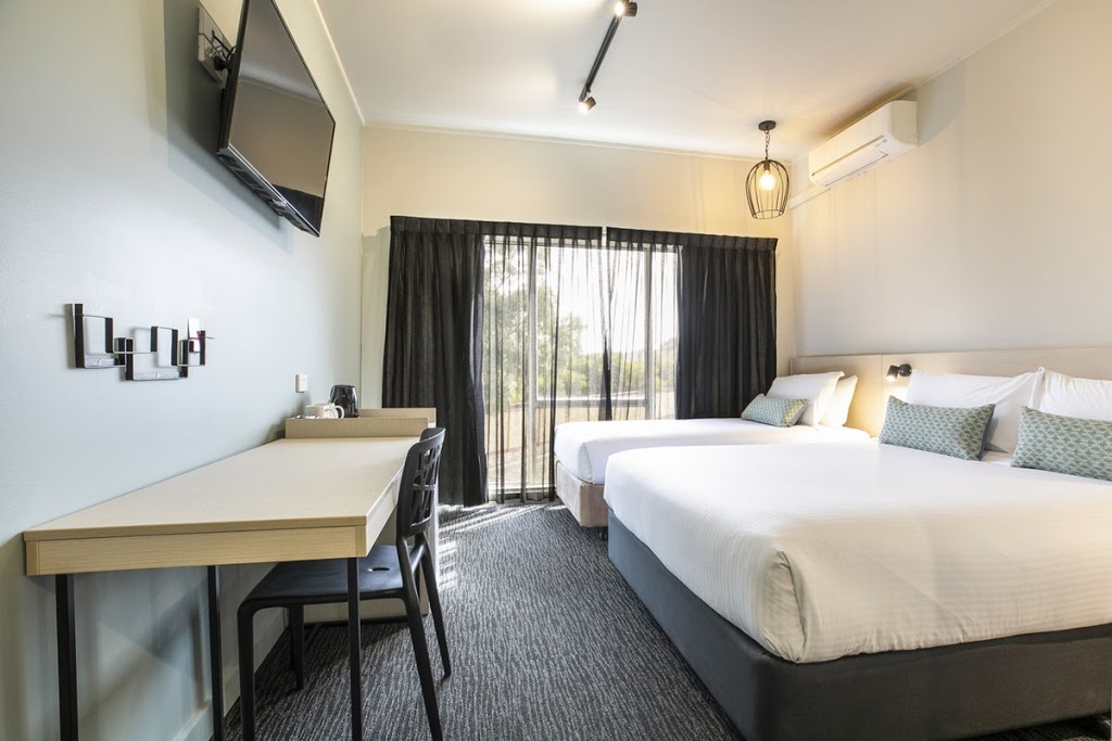 Nightcap at Excelsior Hotel | lodging | 82 Mahoneys Rd, Thomastown VIC 3074, Australia | 0394603666 OR +61 3 9460 3666