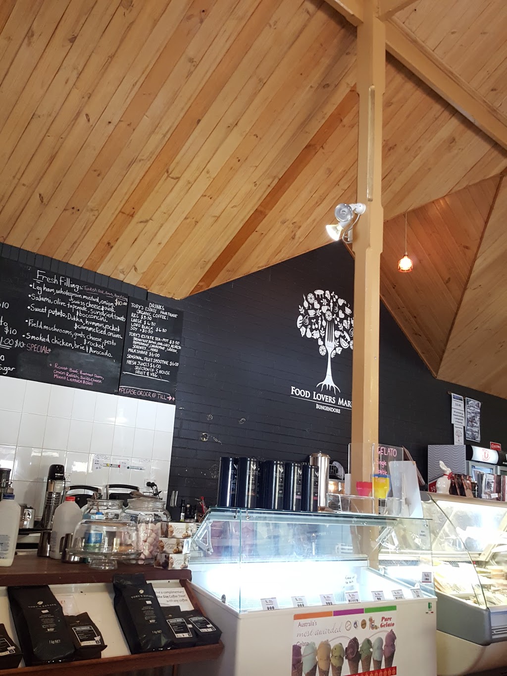 Bungendore Food Lovers Café and Market | cafe | 50 Molonglo St, Bungendore NSW 2621, Australia | 0262380018 OR +61 2 6238 0018