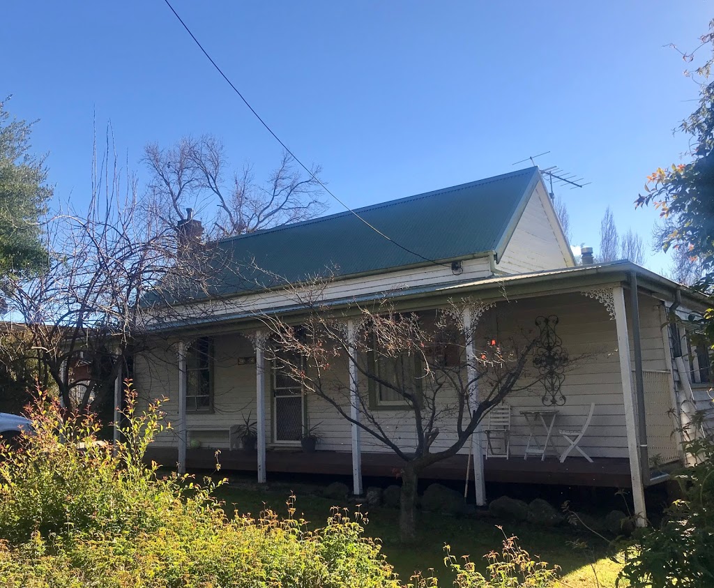 Whitty Cottage | 6181 Mansfield-Whitfield Rd, Whitfield VIC 3777, Australia | Phone: 0402 914 201