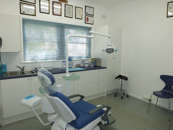 John Curtin | dentist | 3/387-389 Crown St, Wollongong NSW 2500, Australia | 0242288121 OR +61 2 4228 8121