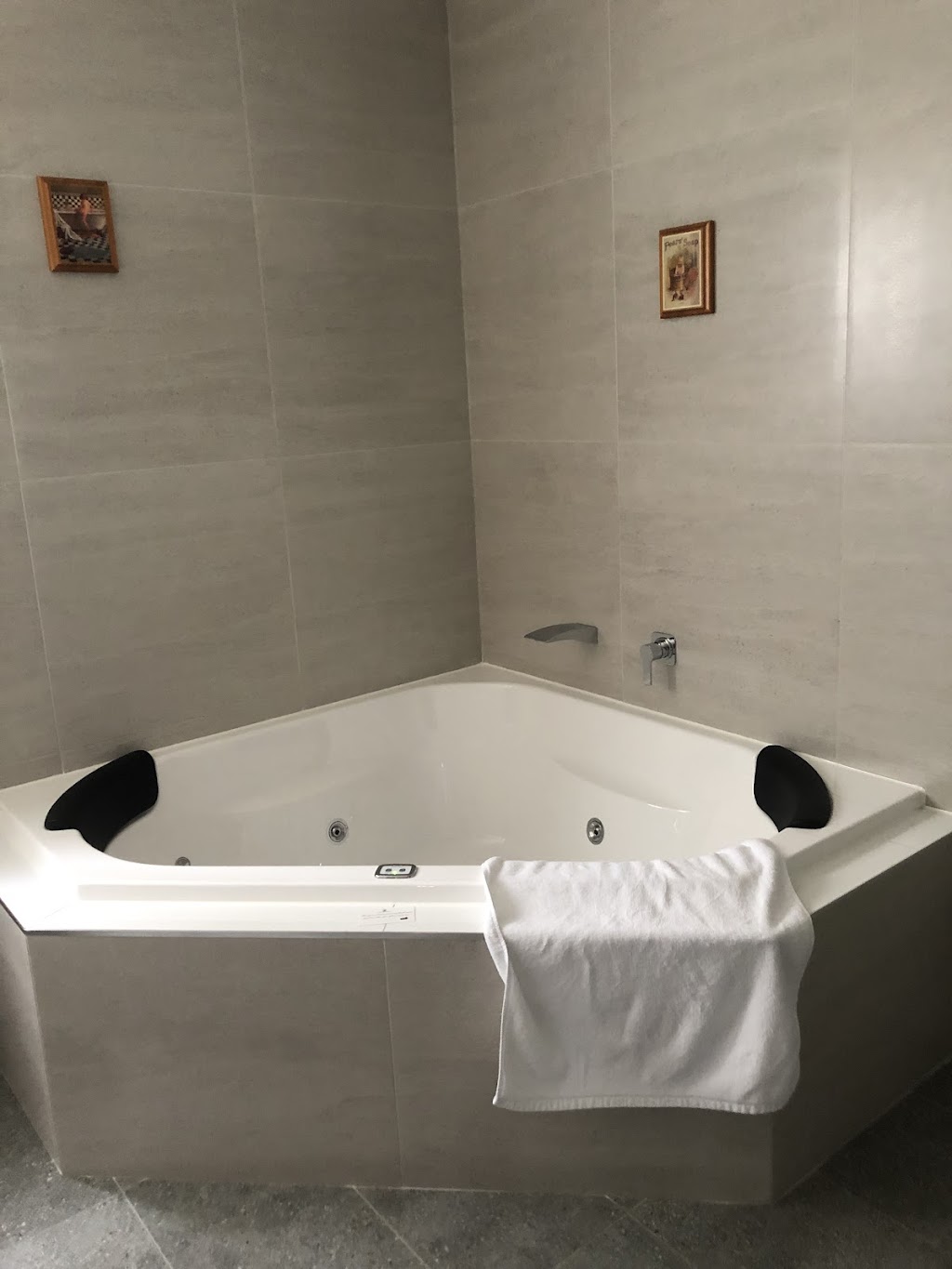 Halls Gap Cottages | 25-27 High Rd, Halls Gap VIC 3381, Australia | Phone: 0481 876 097