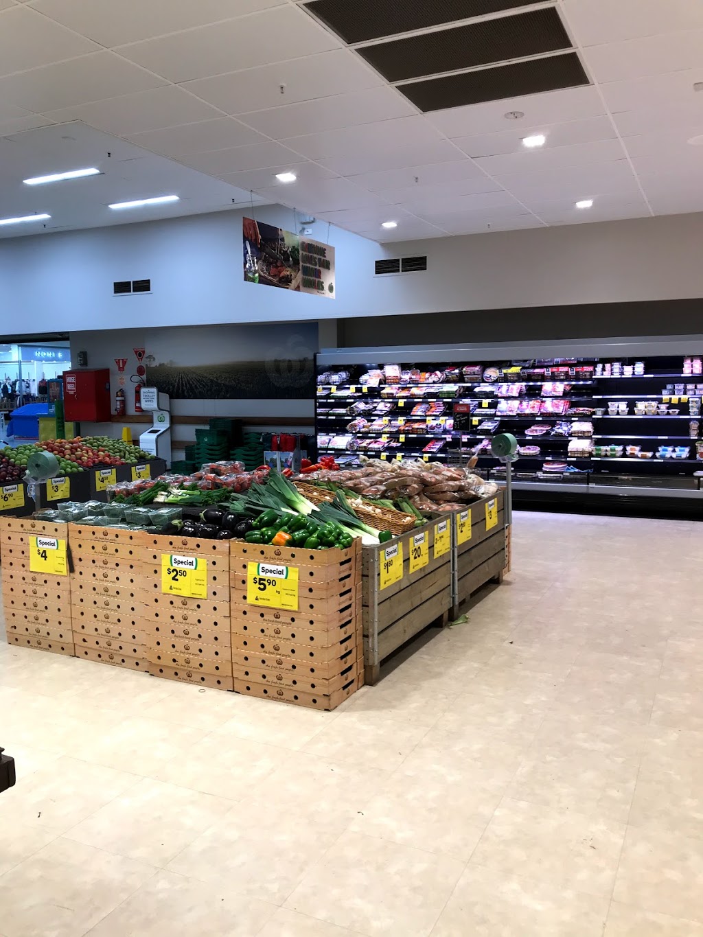 Woolworths Geraldton | supermarket | 54 Sanford St, Geraldton WA 6530, Australia | 0899608200 OR +61 8 9960 8200