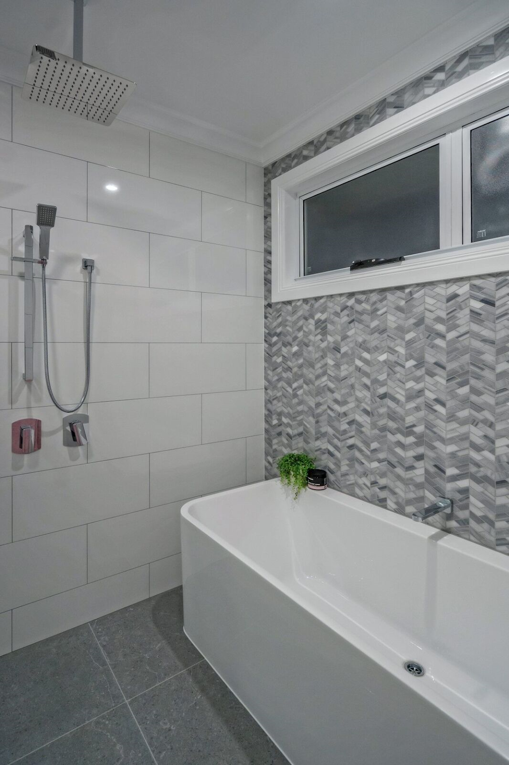 Everything Bathrooms | 13/16-22 Bremner Rd, Rothwell QLD 4022, Australia | Phone: (07) 3204 7548