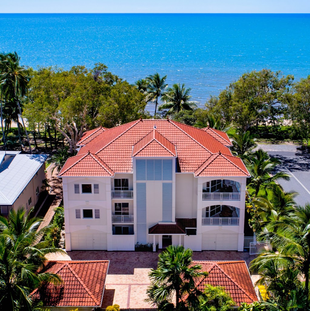 Villa Beach Palm Cove | lodging | 85-87 Upolu Esplanade, Clifton Beach QLD 4879, Australia | 0883111196 OR +61 8 8311 1196