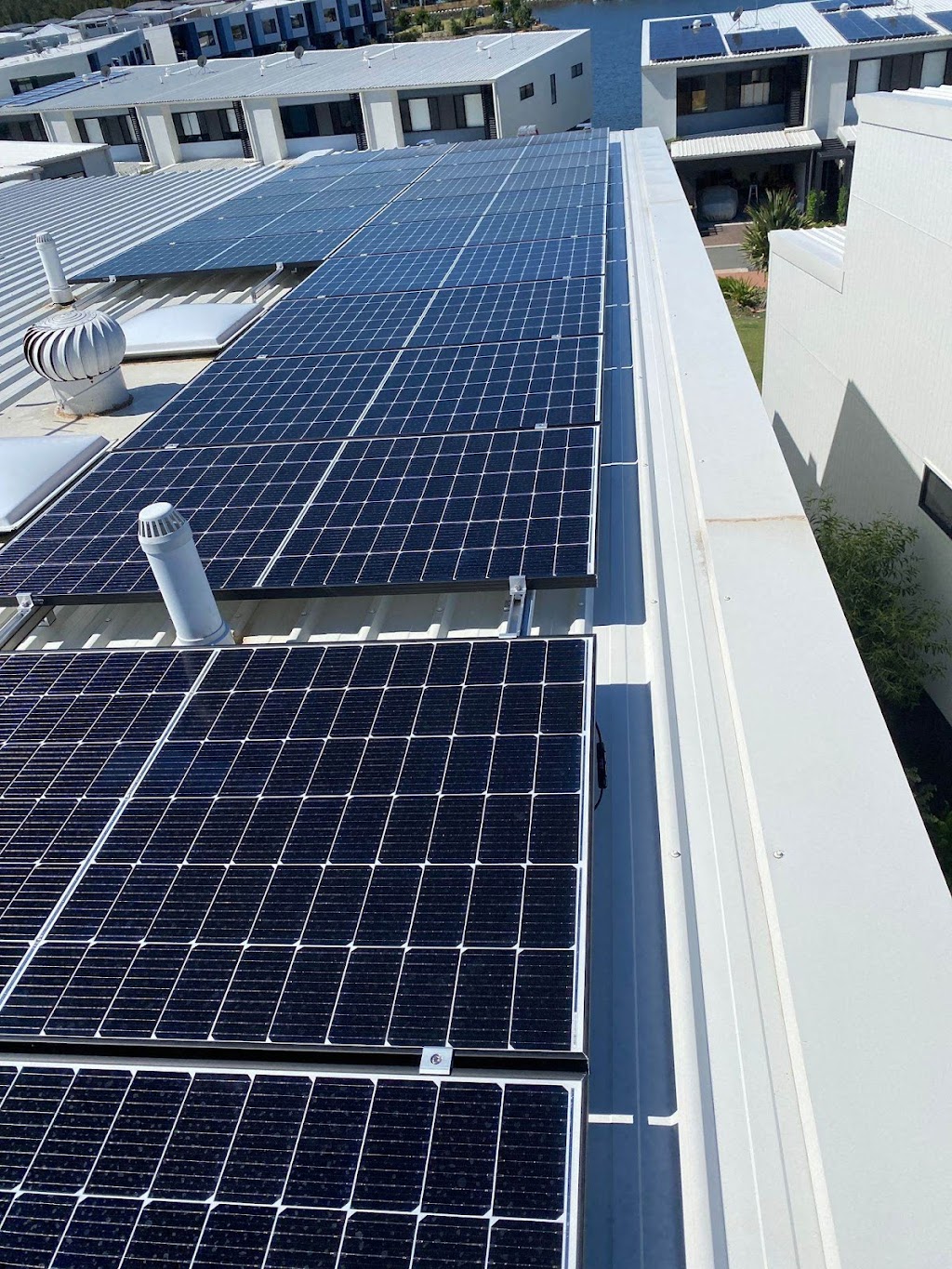 Get Lit Solar and Electrical | 1 Cova Blvd, Hope Island QLD 4212, Australia | Phone: 0414 021 987