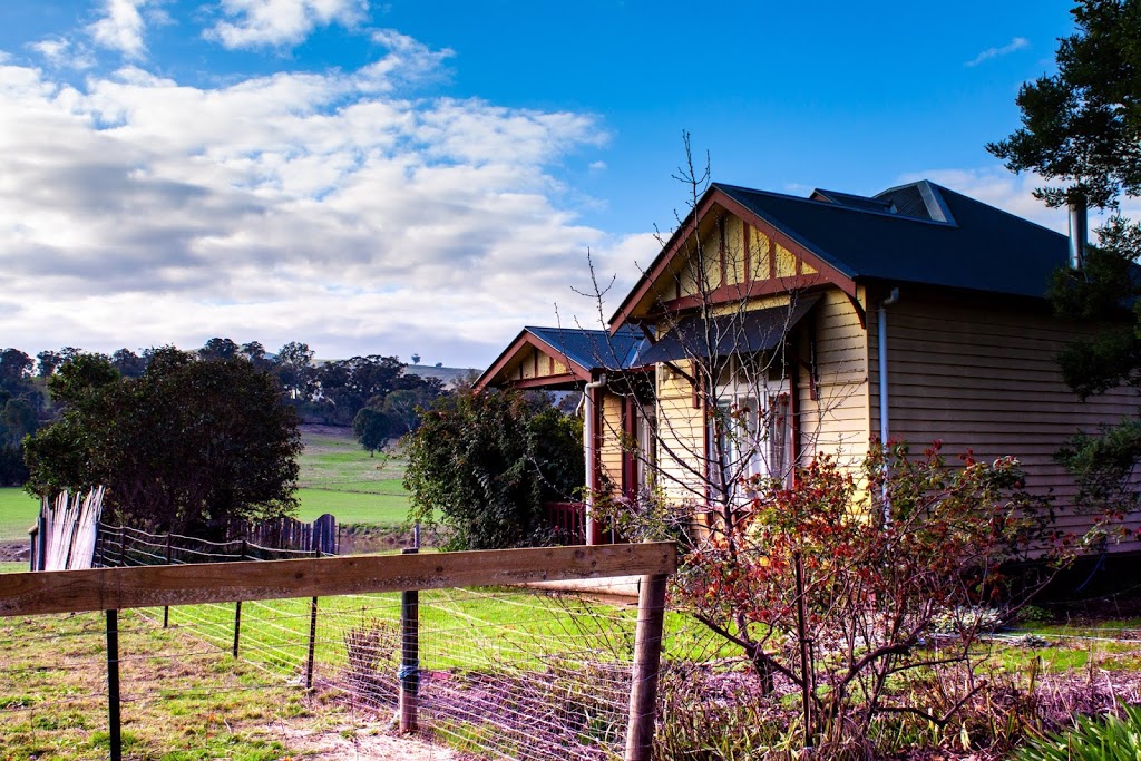 Fawcett Country Cottages | 28 Old Fawcett Rd, Alexandra VIC 3714, Australia | Phone: 0434 244 851