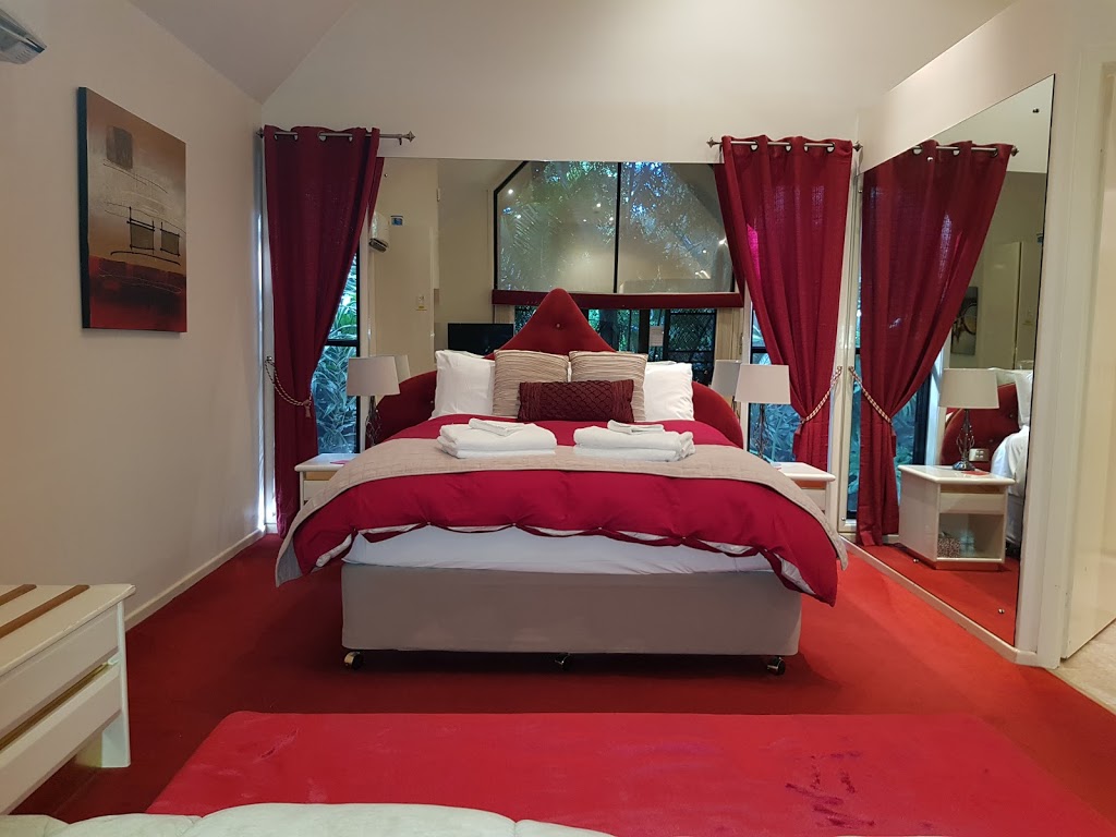 Tamborine Luxury Chalets | lodging | 112 Long Rd, Tamborine Mountain QLD 4271, Australia | 0755746883 OR +61 7 5574 6883