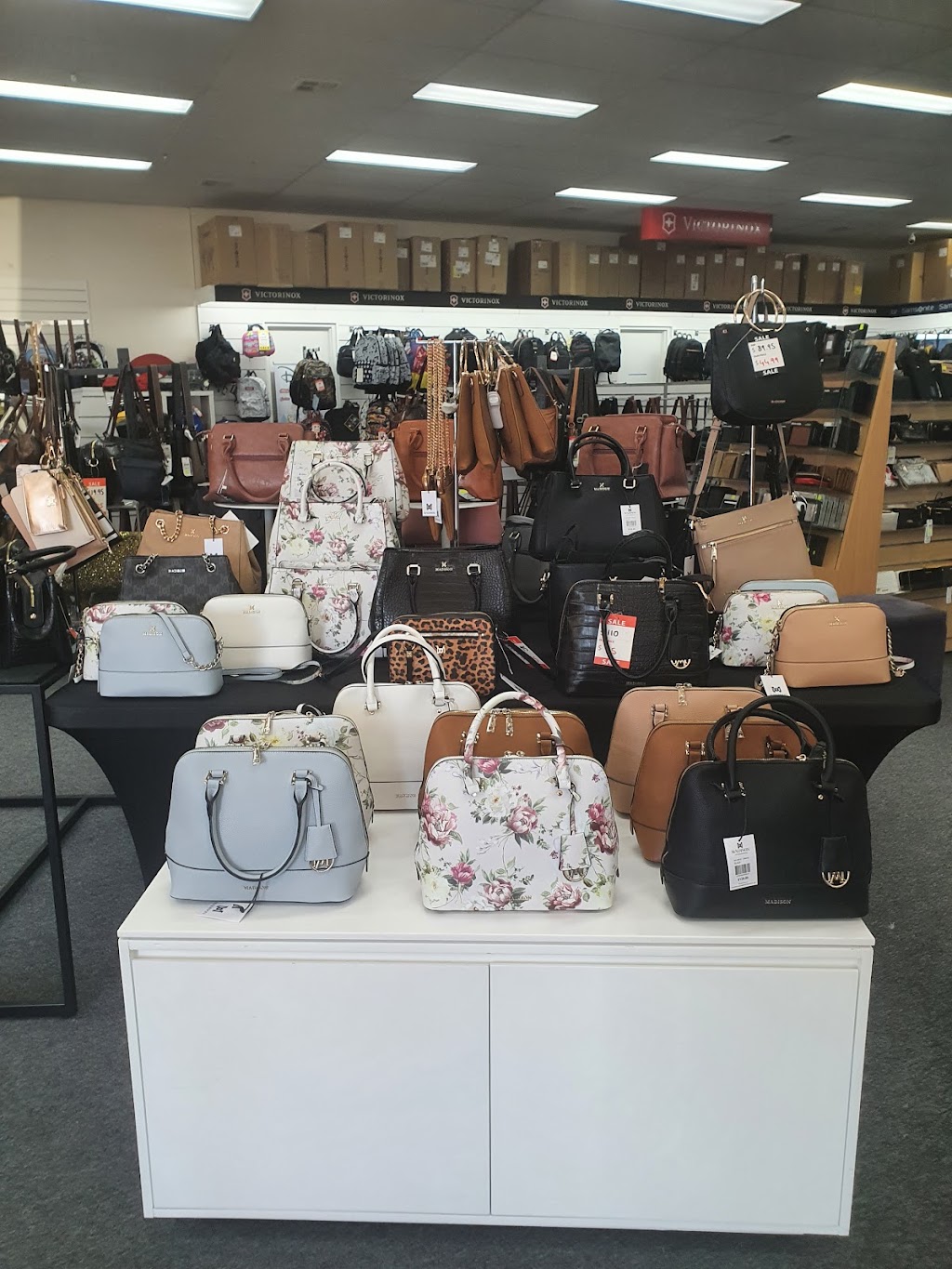 Bags To Go Fyshwick (Megastore) | 2/76 Gladstone St, Fyshwick ACT 2609, Australia | Phone: (02) 6189 2284