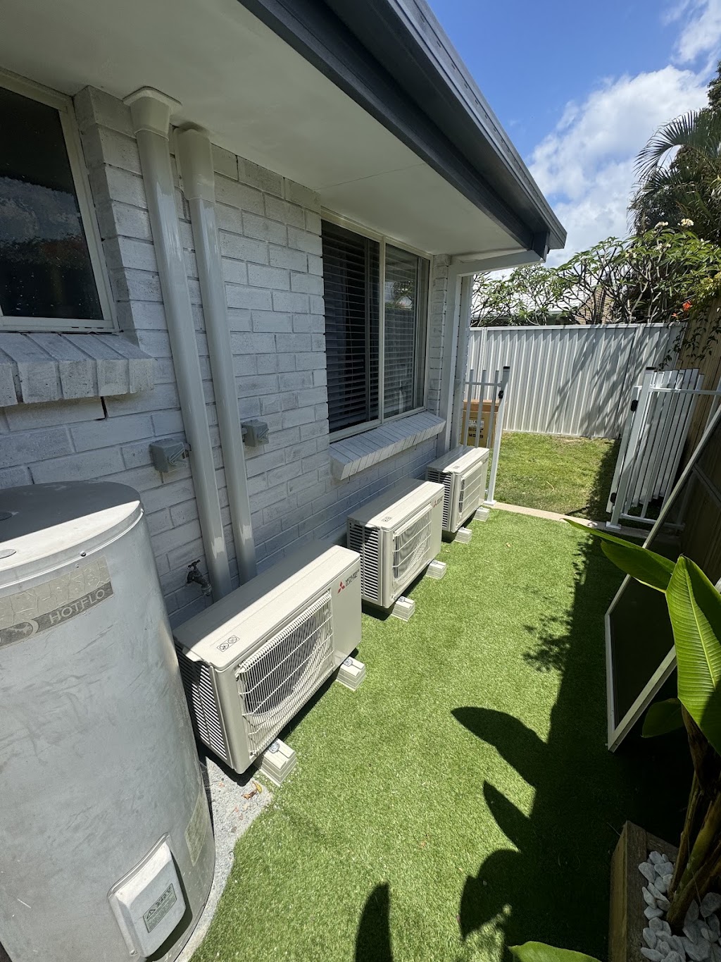 Electro breeze air conditioning | 21 St Kilda Cres, Tweed Heads West NSW 2485, Australia | Phone: 0401 630 717